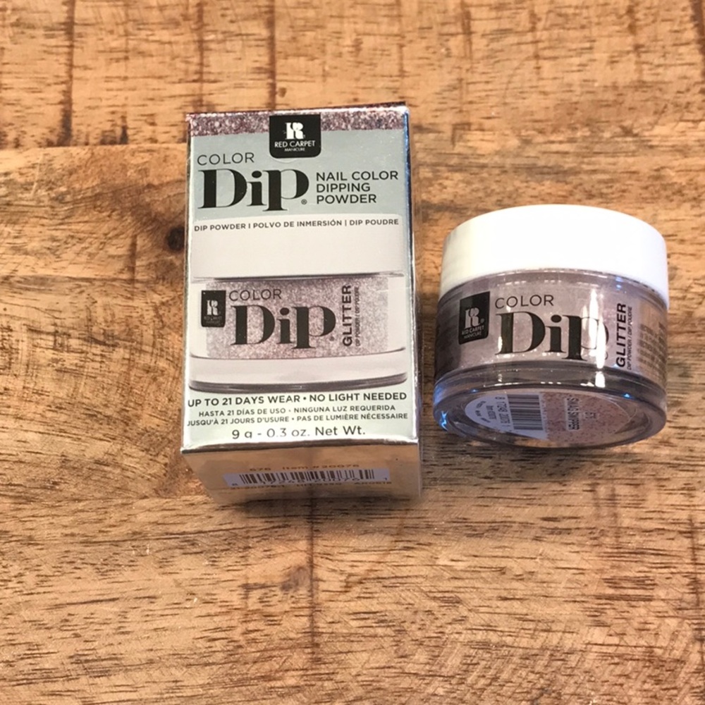 Red carpet manicure dip powder in "seductive star"